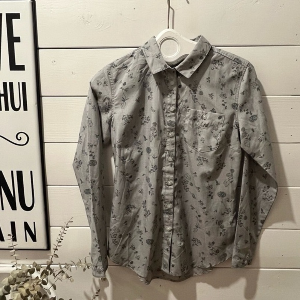 MEC gray  and blue floral blouse size S